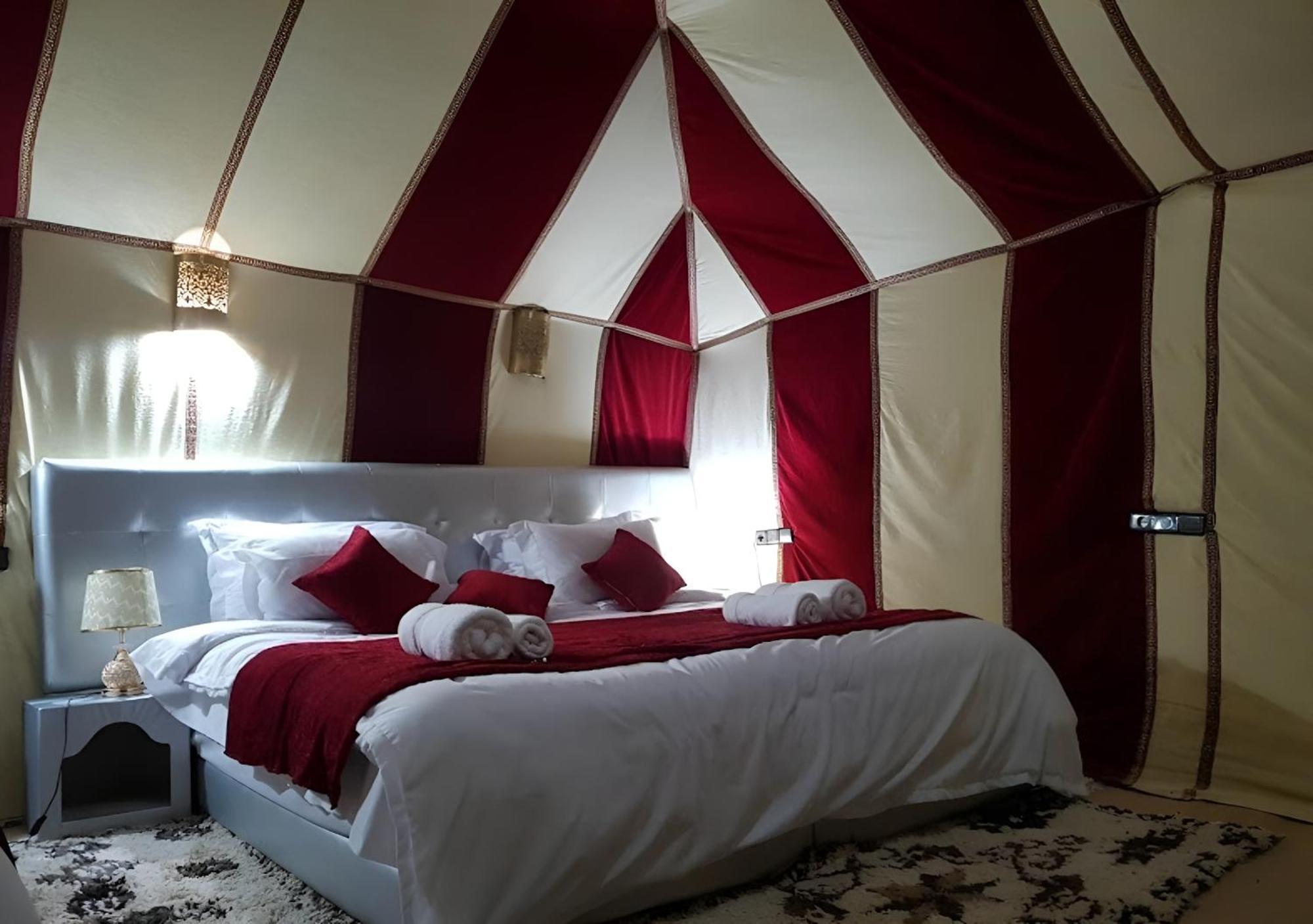 Merzouga Luxurious Tented Екстериор снимка